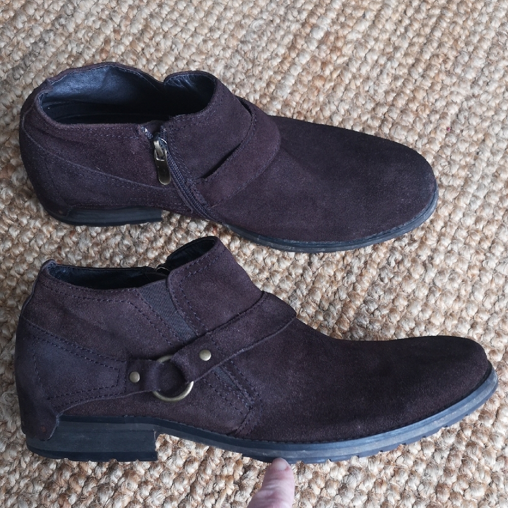Donald by Donald J Pliner men's suede ankle boots